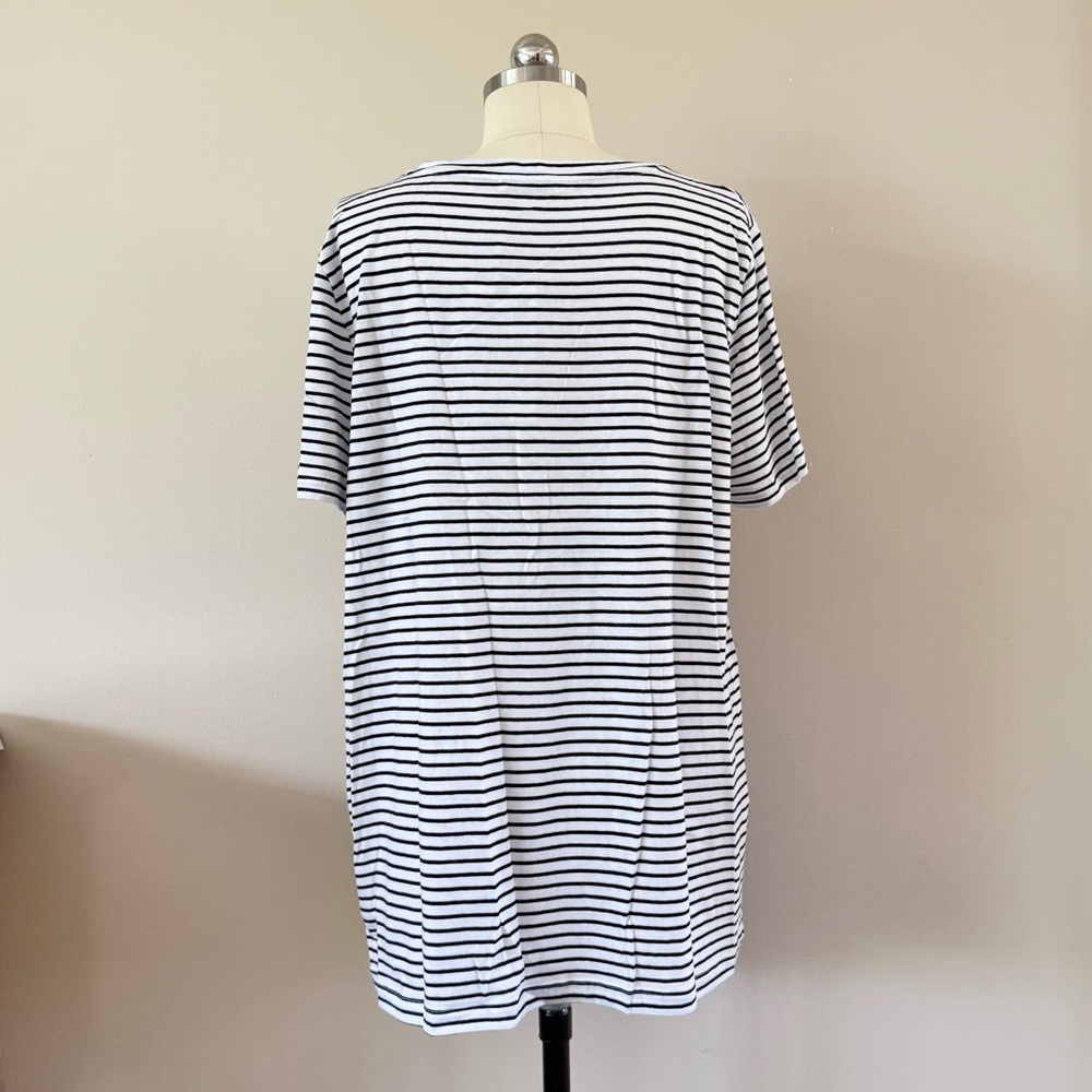 Zara / Black & White Stripe V Neck Tee - Picture 3 of 4